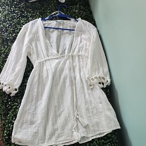 Blue Island Textured White Top